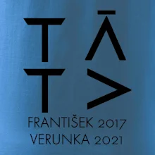 Táta v geometrickém fontu se jmény