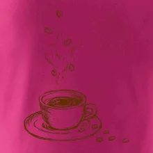 Hrnek plný čerstvé kávy