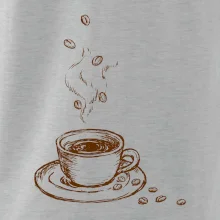 Hrnek plný čerstvé kávy