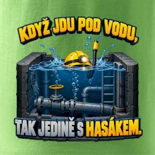 Instalatér pod vodou s hasákem