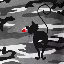 Zamilovaná kočka zezadu