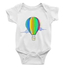 Horkovzdušný balon v oblacích