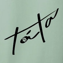 Kočičí táta se jmény na rukávu