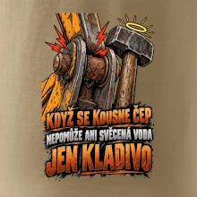 Zaseknutý čep bagru vyřeší kladivo