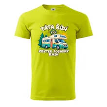 Táta řídí zbytek posádky radí rodinný karavan