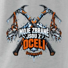 Alpinista se zbraněmi z oceli
