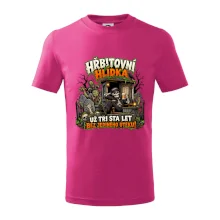 Hřbitovní hlídka kostlivec vrátný s pivem