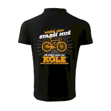 Starší muž - cyklista silniční kolo