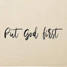 Put God first psací nápis