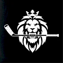 Lev s hokejkou v tlamě