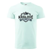 Erb a koruna - králové se rodí v srpnu