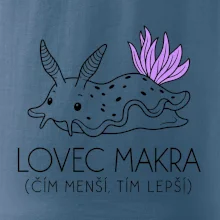 Lovec makra nahožábrý mořský plž s fialovými žábrami