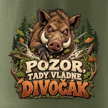 Pozor tady vládne divočák v lese