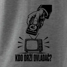 Kdo drží ovladač?