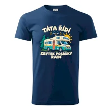 Táta řídí zbytek posádky radí rodinný karavan