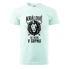 Lev a meče králové se rodí v srpnu
