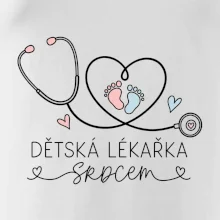 Dětská lékařka srdcem - stetoskop a dětské stopy
