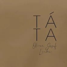 Nápis táta na prsu se jmény dětí