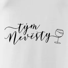 Tým nevěsty červené víno