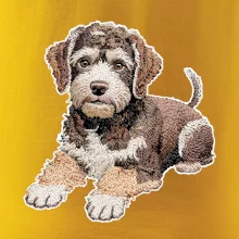 Lagotto romagnolo ležicí vyšívaný na prsu