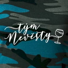 Tým nevěsty červené víno