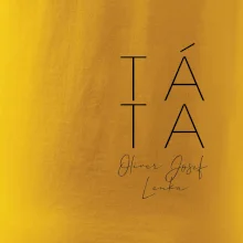 Nápis táta na prsu se jmény dětí