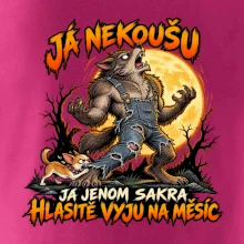 Vlkodlak s čivavou vyje na měsíc