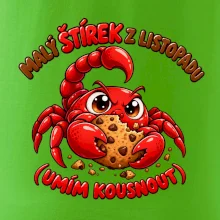 Malý listopadový štírek chrání čokoládovou sušenku