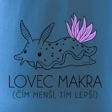 Lovec makra nahožábrý mořský plž s fialovými žábrami