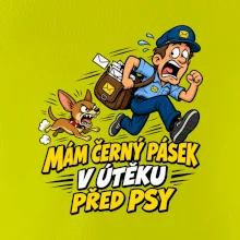 Černý pásek v útěku před psy
