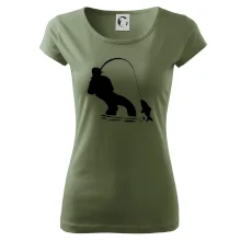 Rybář tahající rybu