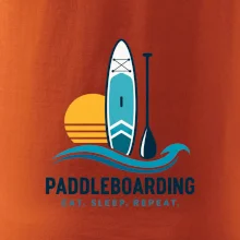 Paddleboard s pádlem při západu slunce eat sleep repeat