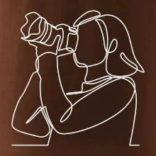 Fotografka stojící jedním tahem