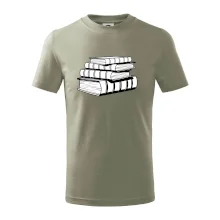 Knihy černobílé na sobě