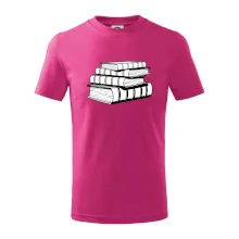 Knihy černobílé na sobě