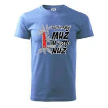 Každý správný muž, má u sebe nůž