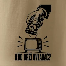 Kdo drží ovladač?