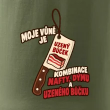 Vůně nafty dýmu a uzeného bůčku