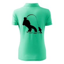 Rybář tahající rybu