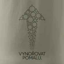 Vynořovat pomalu šipka vzhůru vytvořená z potápěčských bublinek
