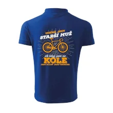 Starší muž - cyklista silniční kolo