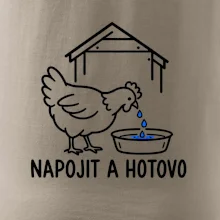 Slepice u misky s krmením