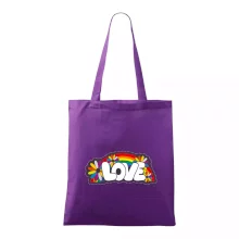 Love s duhou v pozadí