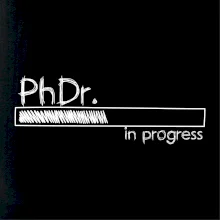 In progress titul PhDr. doktor / doktorka  filozofie