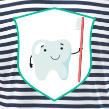 Zoubek na prsu - zubní kartáček