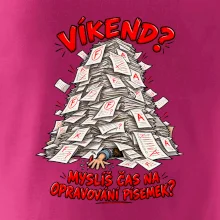 Víkend učitele pod hromadou písemek k opravě