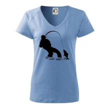 Rybář tahající rybu