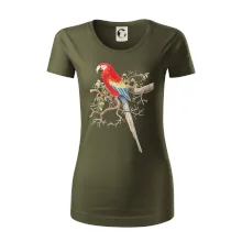 Papoušek na listnatém stromě