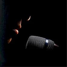 Mikrofon a pusa