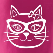 Kočičí holka s brýlemi